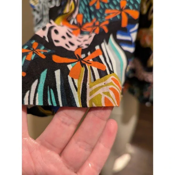 Anthropologie Margaret Jeane Leopard Top Size 6 Buttons 3/4 Sleeves Flaw - Picture 13 of 16